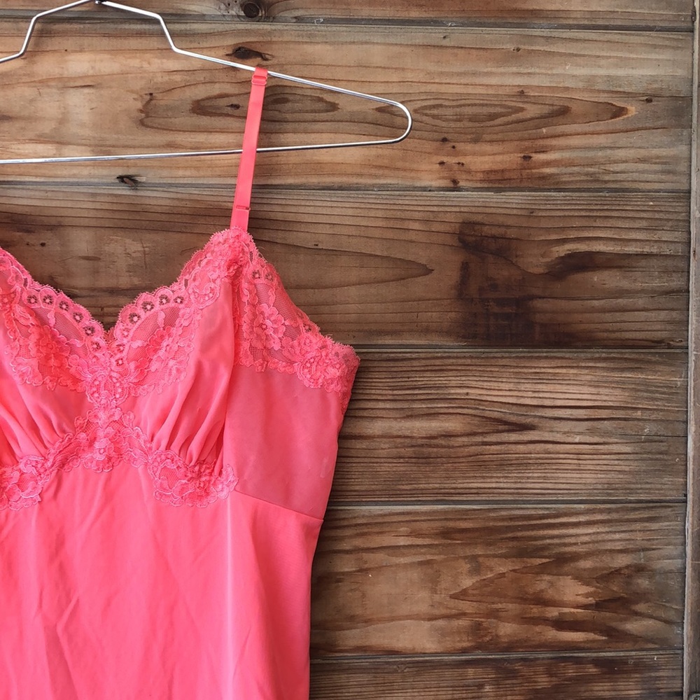 Vintage 60’s/70’s Pink Lace Nylon Slip - Picture 2 of 7